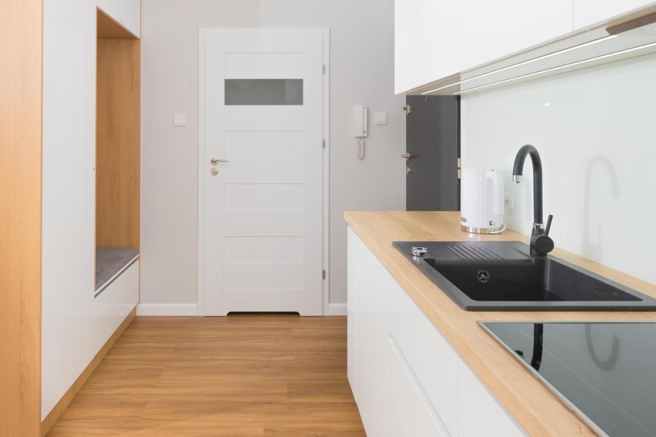 Royal Manu Apartment Netflix Łódź Exteriör bild