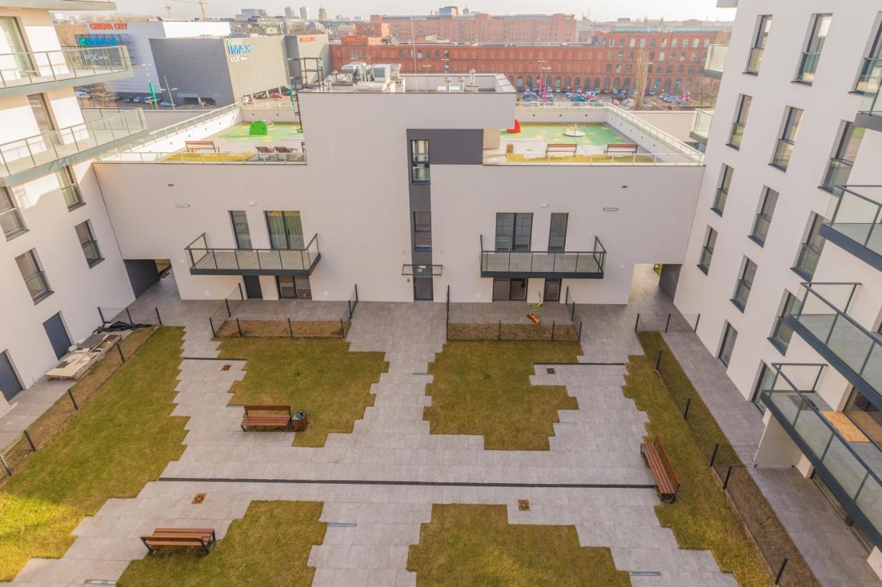 Royal Manu Apartment Netflix Łódź Exteriör bild